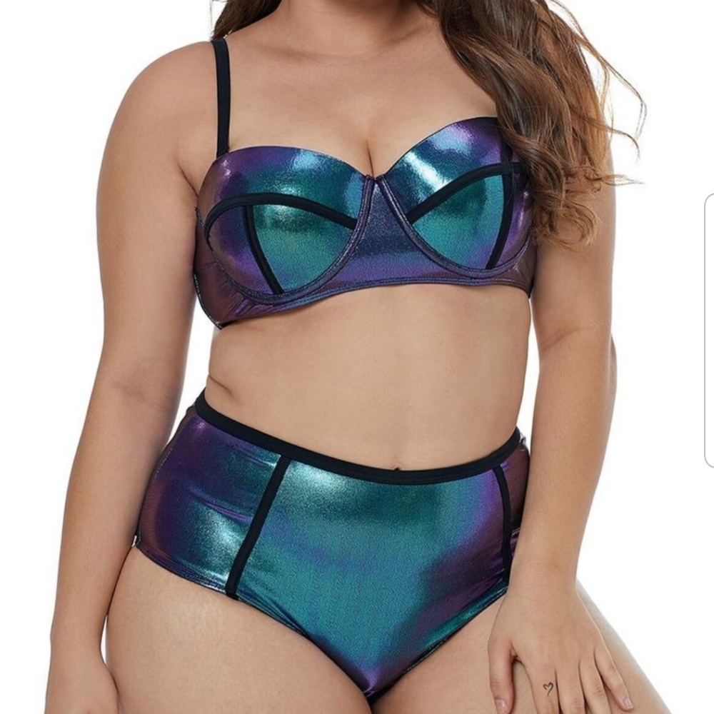 Women's plus size metallic bikini